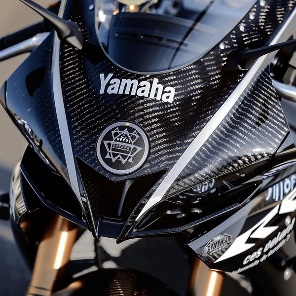 Stickers pour moto Yamaha : combien coûte ces éléments de décoration ?